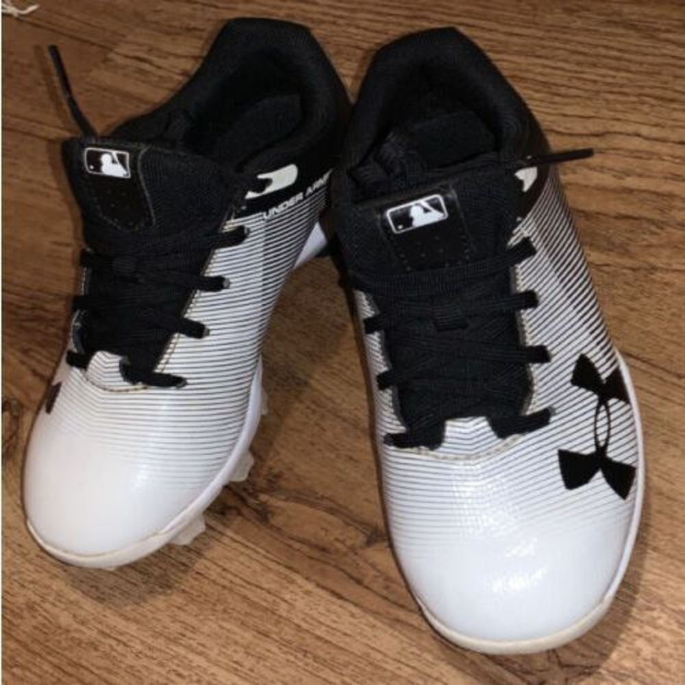 Under Armour Unisex Youth Cleats Size 12K White & Black VGUC